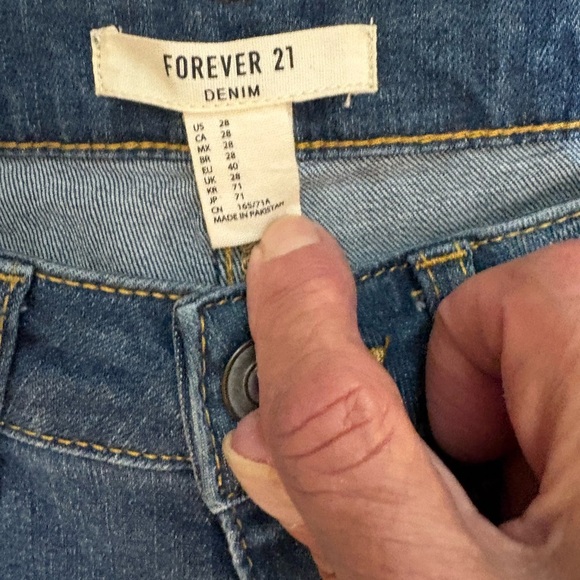 🌸FOREVER 21 Skinny Denim Jeans - Picture 3 of 7